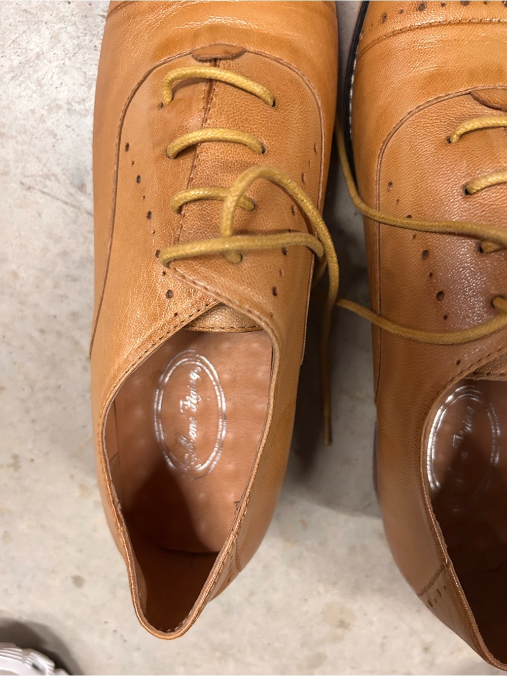 Mona flying Wingtip Oxfords for Women Lace-up Leather Shoes for Ladies